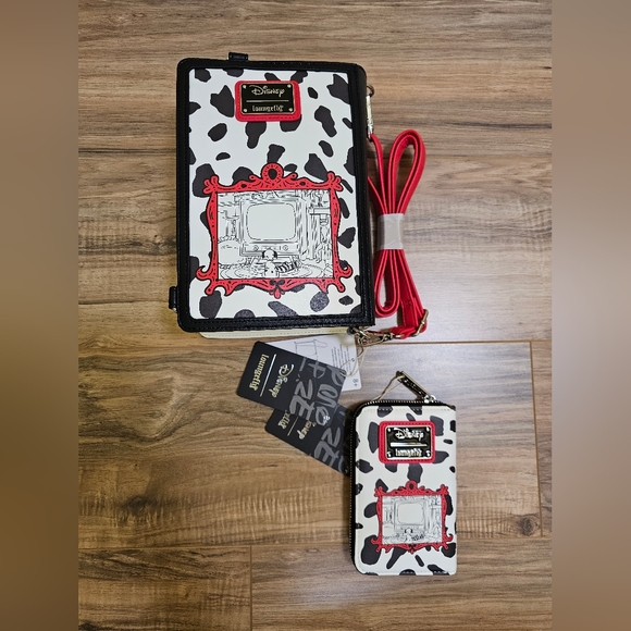 Loungefly 101 Dalmatians Book Convertible Crossbody Bag/Backpack and a wallet - Picture 5 of 9
